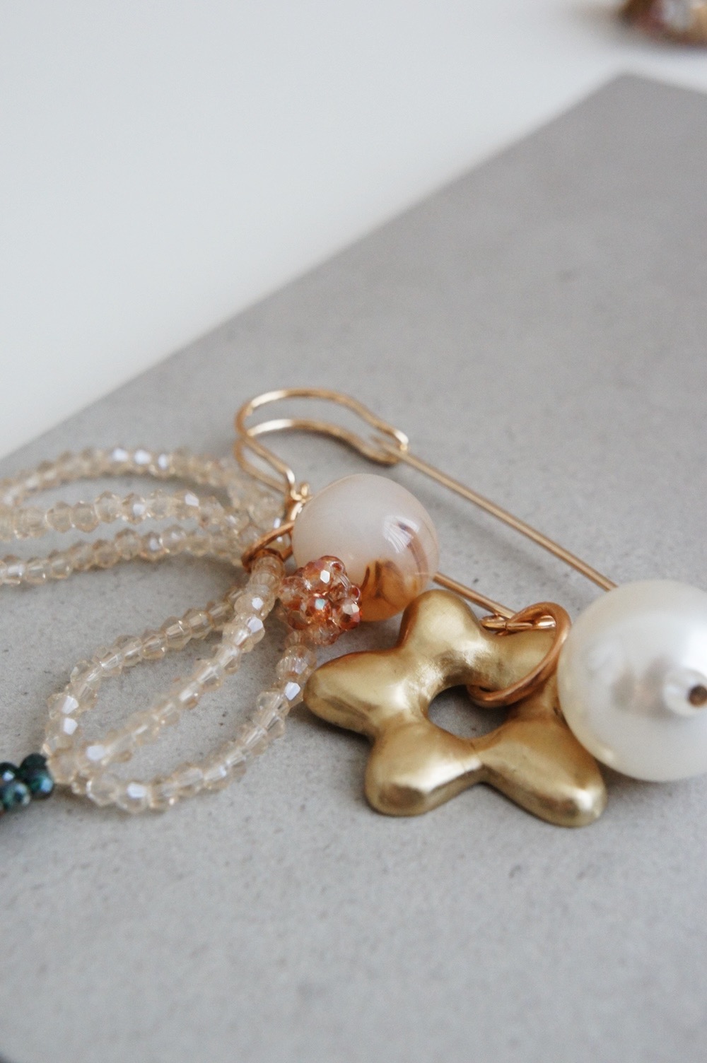 Brooch 04 (PO30Sep)
